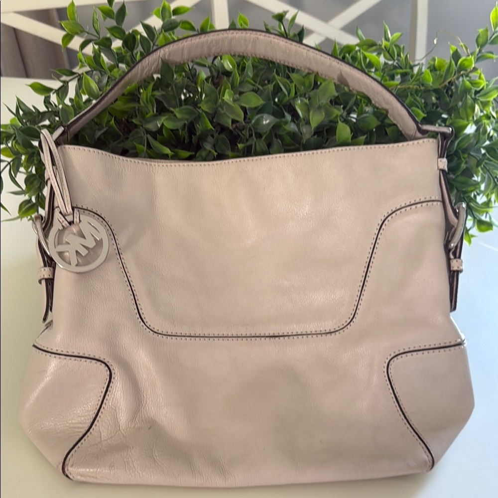 Michael Kors Cream Shoulder Bag with Minimalist Design